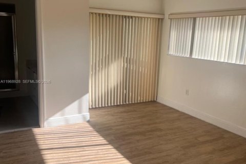 Снять в аренду виллу или дом в Майами, Флорида 3 спальни, 201.41м2, № 2030149 - фото 11