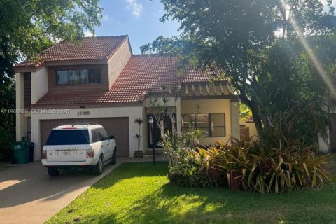 Снять в аренду виллу или дом в Майами, Флорида 3 спальни, 201.41м2, № 2030149 - фото 2