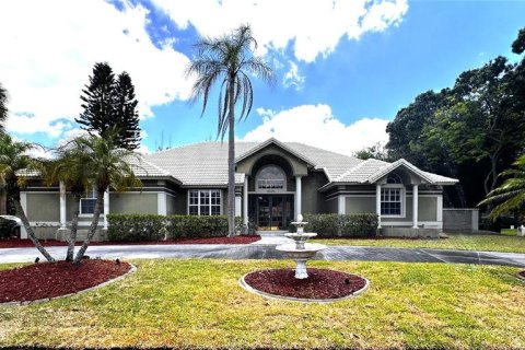 Casa en venta en Orlando, Florida, 4 dormitorios, 289.67 m2 № 1723364 - foto 1