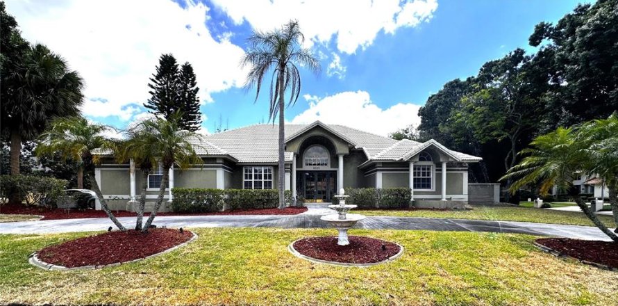 Casa en Orlando, Florida 4 dormitorios, 289.67 m2 № 1723364
