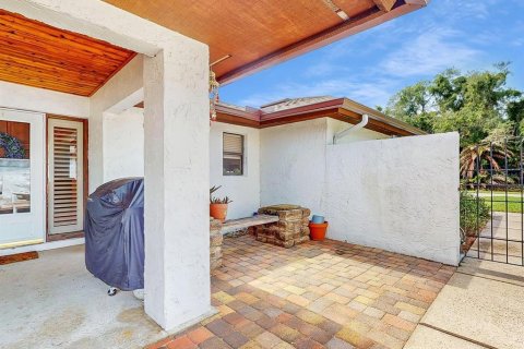 Casa en venta en Haines City, Florida, 2 dormitorios, 168.06 m2 № 2226667 - foto 5