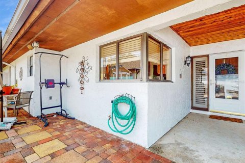 Casa en venta en Haines City, Florida, 2 dormitorios, 168.06 m2 № 2226667 - foto 6