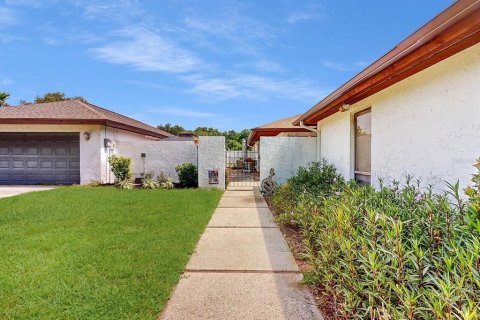 Casa en venta en Haines City, Florida, 2 dormitorios, 168.06 m2 № 2226667 - foto 2