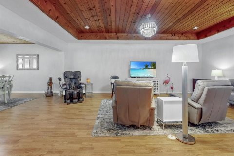 Casa en venta en Haines City, Florida, 2 dormitorios, 168.06 m2 № 2226667 - foto 10