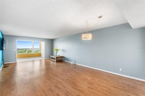 Condominio en venta en Winter Haven, Florida, 2 dormitorios, 125.14 m2 № 2217675 - foto 15