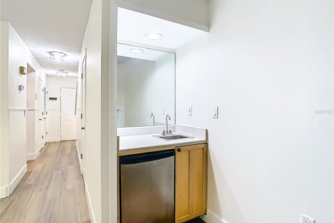 Adosado en venta en Tampa, Florida, 2 dormitorios, 135.64 m2 № 1849949 - foto 9