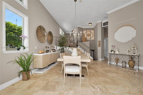 House in Miami, Florida 4 bedrooms, 204.66 sq.m. № 1965304 - photo 15