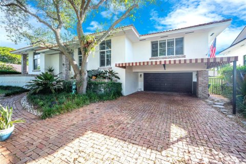 House in Miami, Florida 4 bedrooms, 204.66 sq.m. № 1965304 - photo 3