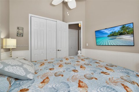 House in Miami, Florida 4 bedrooms, 204.66 sq.m. № 1965304 - photo 23