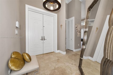 House in Miami, Florida 4 bedrooms, 204.66 sq.m. № 1965304 - photo 13