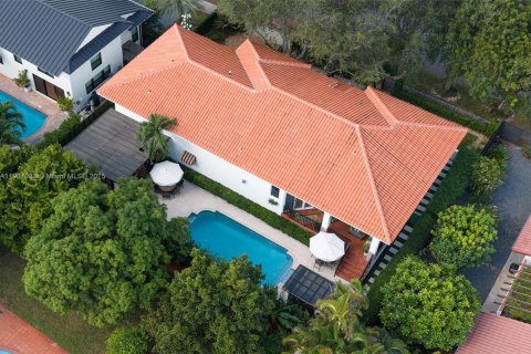House in Miami, Florida 4 bedrooms, 204.66 sq.m. № 1965304 - photo 8