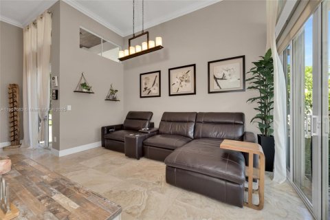 House in Miami, Florida 4 bedrooms, 204.66 sq.m. № 1965304 - photo 19