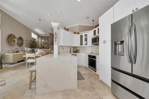 House in Miami, Florida 4 bedrooms, 204.66 sq.m. № 1965304 - photo 25