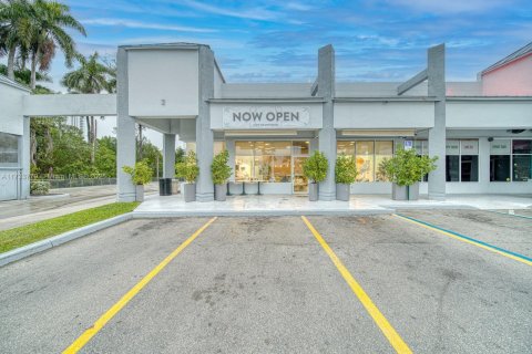 Commercial property in North Miami Beach, Florida № 1983227 - photo 24