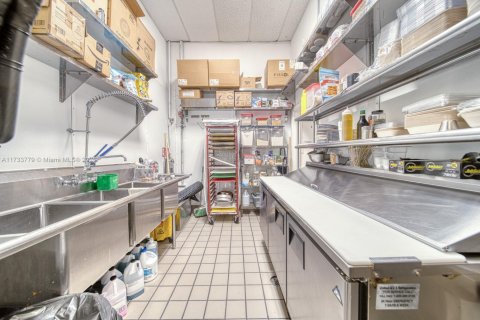 Commercial property in North Miami Beach, Florida № 1983227 - photo 18