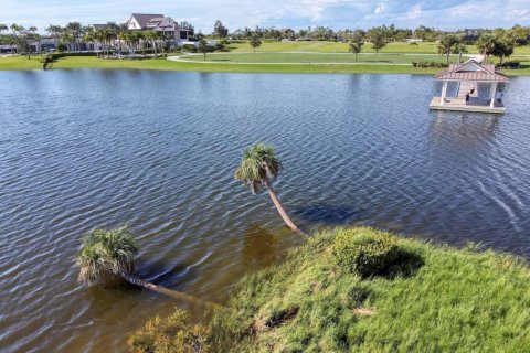 House in Loxahatchee Groves, Florida 5 bedrooms, 334.45 sq.m. № 1151694 - photo 1