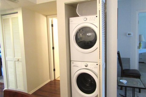 Copropriété à louer à Sarasota, Floride: 2 chambres, 89.84 m2 № 2098665 - photo 9