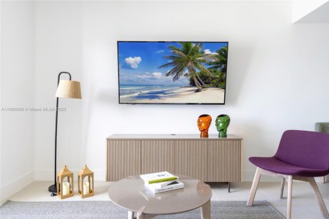 Copropriété à louer à Miami, Floride: 1 chambre, 68.75 m2 № 1861545 - photo 2