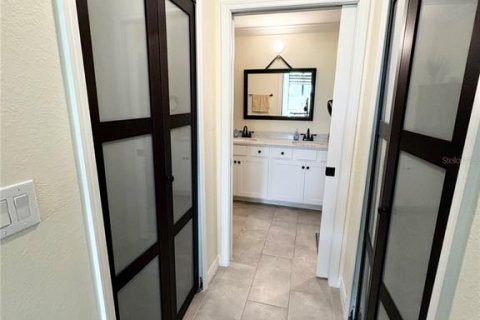 Condo in Bradenton, Florida, 2 bedrooms  № 1777520 - photo 24