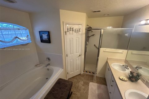 House in Davenport, Florida 3 bedrooms, 191.1 sq.m. № 1936253 - photo 20