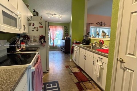 House in Davenport, Florida 3 bedrooms, 191.1 sq.m. № 1936253 - photo 16