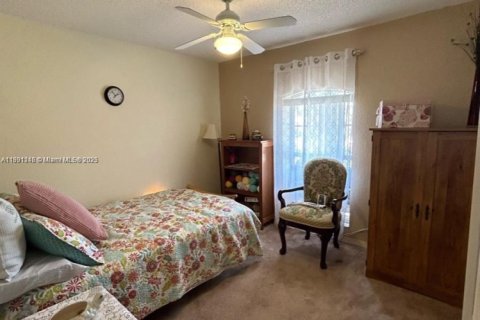 Casa en venta en Davenport, Florida, 3 dormitorios, 191.1 m2 № 1936253 - foto 14