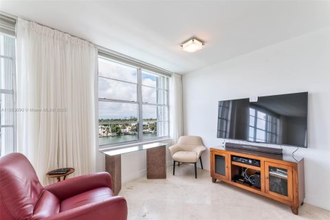 Condominio en venta en Miami Beach, Florida, 3 dormitorios, 186.73 m2 № 1351582 - foto 12