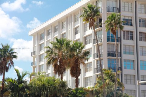 Condominio en venta en Miami Beach, Florida, 3 dormitorios, 186.73 m2 № 1351582 - foto 28