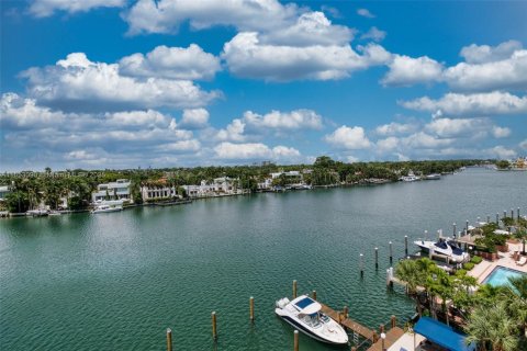 Condominio en venta en Miami Beach, Florida, 3 dormitorios, 186.73 m2 № 1351582 - foto 2