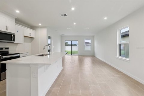 House in Lakeland, Florida 4 bedrooms, 206.89 sq.m. № 1686614 - photo 6