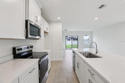 House in Lakeland, Florida 4 bedrooms, 206.89 sq.m. № 1686614 - photo 15