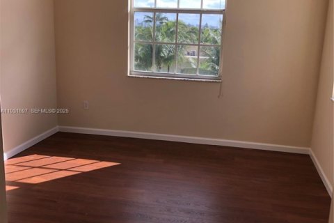 Condo in Hollywood, Florida, 2 bedrooms  № 1990384 - photo 15