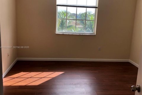 Condo in Hollywood, Florida, 2 bedrooms  № 1990384 - photo 11