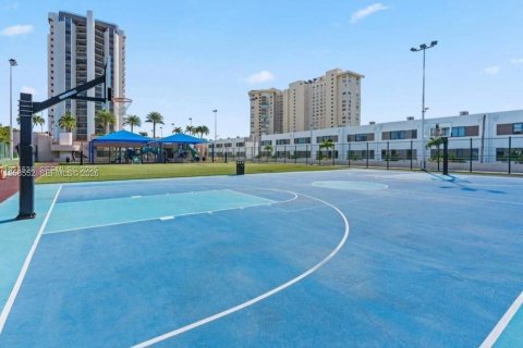 Condominio en alquiler en Miami, Florida, 3 dormitorios, 181.16 m2 № 2017658 - foto 30