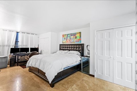 Condominio en alquiler en Miami, Florida, 3 dormitorios, 181.16 m2 № 2017658 - foto 7
