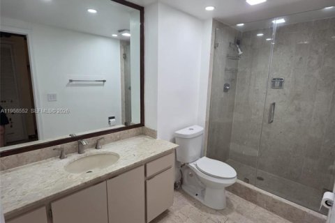 Condominio en alquiler en Miami, Florida, 3 dormitorios, 181.16 m2 № 2017658 - foto 12