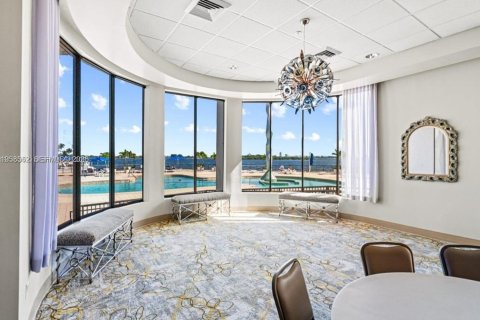 Condominio en alquiler en Miami, Florida, 3 dormitorios, 181.16 m2 № 2017658 - foto 17