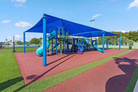 Condominio en alquiler en Miami, Florida, 3 dormitorios, 181.16 m2 № 2017658 - foto 29