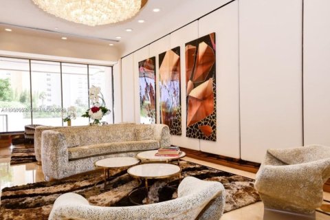 Condominio en alquiler en Miami, Florida, 3 dormitorios, 181.16 m2 № 2017658 - foto 19