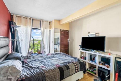 Condominio en alquiler en Miami, Florida, 3 dormitorios, 181.16 m2 № 2017658 - foto 6