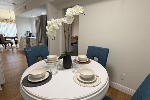 Touwnhouse à vendre à Orlando, Floride: 2 chambres, 170.2 m2 № 2008345 - photo 12