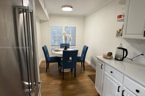 Touwnhouse à vendre à Orlando, Floride: 2 chambres, 170.2 m2 № 2008345 - photo 11