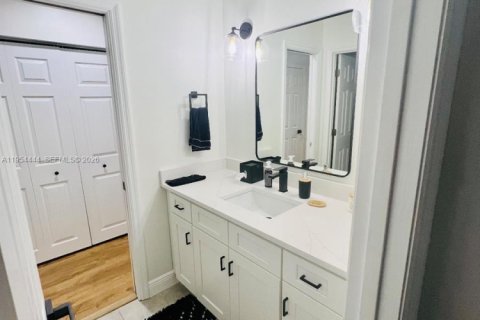 Touwnhouse à vendre à Orlando, Floride: 2 chambres, 170.2 m2 № 2008345 - photo 29