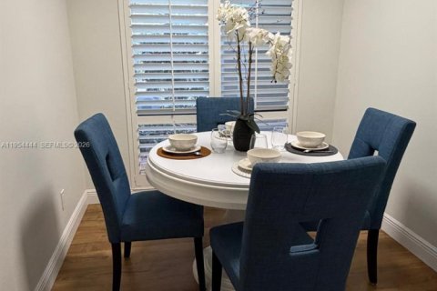 Touwnhouse à vendre à Orlando, Floride: 2 chambres, 170.2 m2 № 2008345 - photo 10