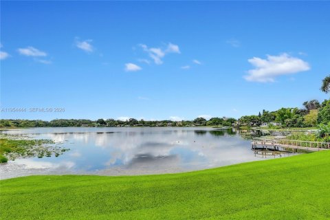 Touwnhouse à vendre à Orlando, Floride: 2 chambres, 170.2 m2 № 2008345 - photo 6