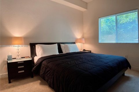 Condo in South Miami, Florida, 2 bedrooms № 1970859 - photo 8