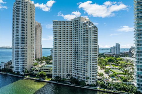Copropriété à vendre à Miami, Floride: 2 chambres, 121.7 m2 № 1965288 - photo 1
