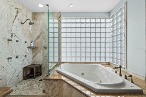 Condominio en venta en Longboat Key, Florida, 3 dormitorios, 219.71 m2 № 1639864 - foto 28