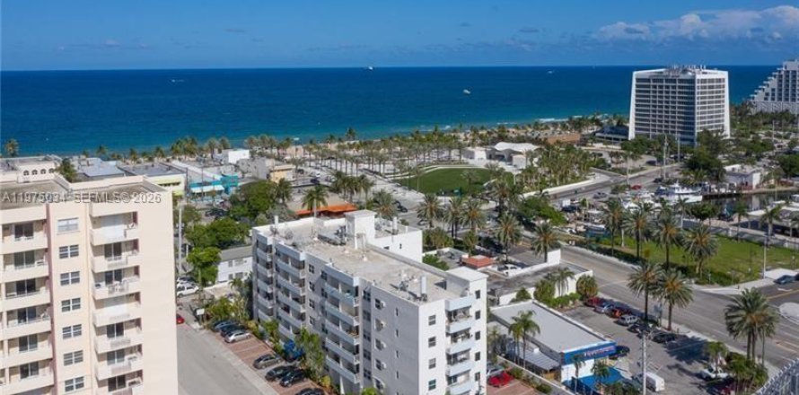 Кондоминиум с 2 спальнями в Форт-Лодердейл, Флорида № 2040007