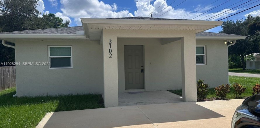 Casa en Fort Myers, Florida 4 dormitorios № 1988335